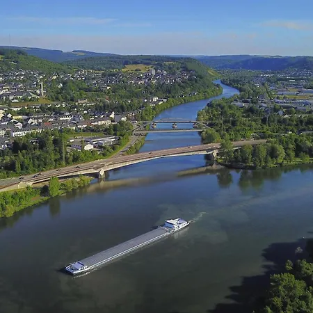 Am Waldesrand * Konen